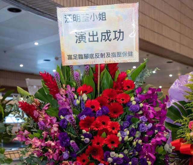 羅家英老驥伏櫪，汪明荃志在千里：這對(duì)愛侶點(diǎn)亮香港樂壇之光